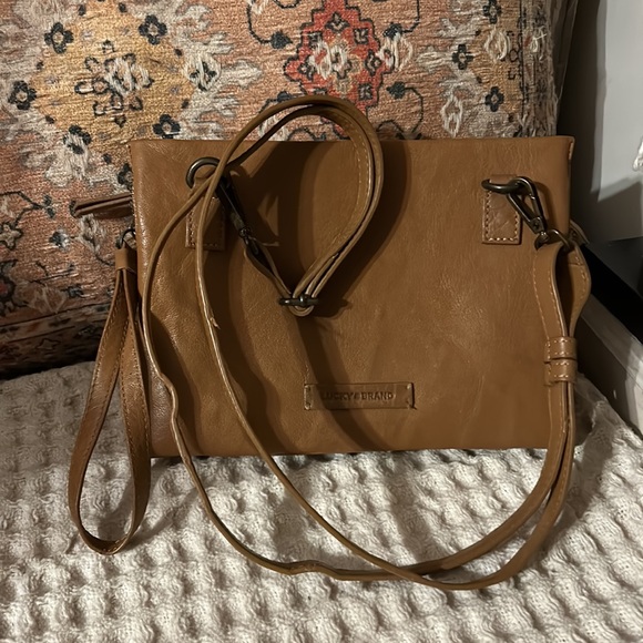 Lucky Brand Leather wristlet/ Crossbody Bag - Picture 2 of 11